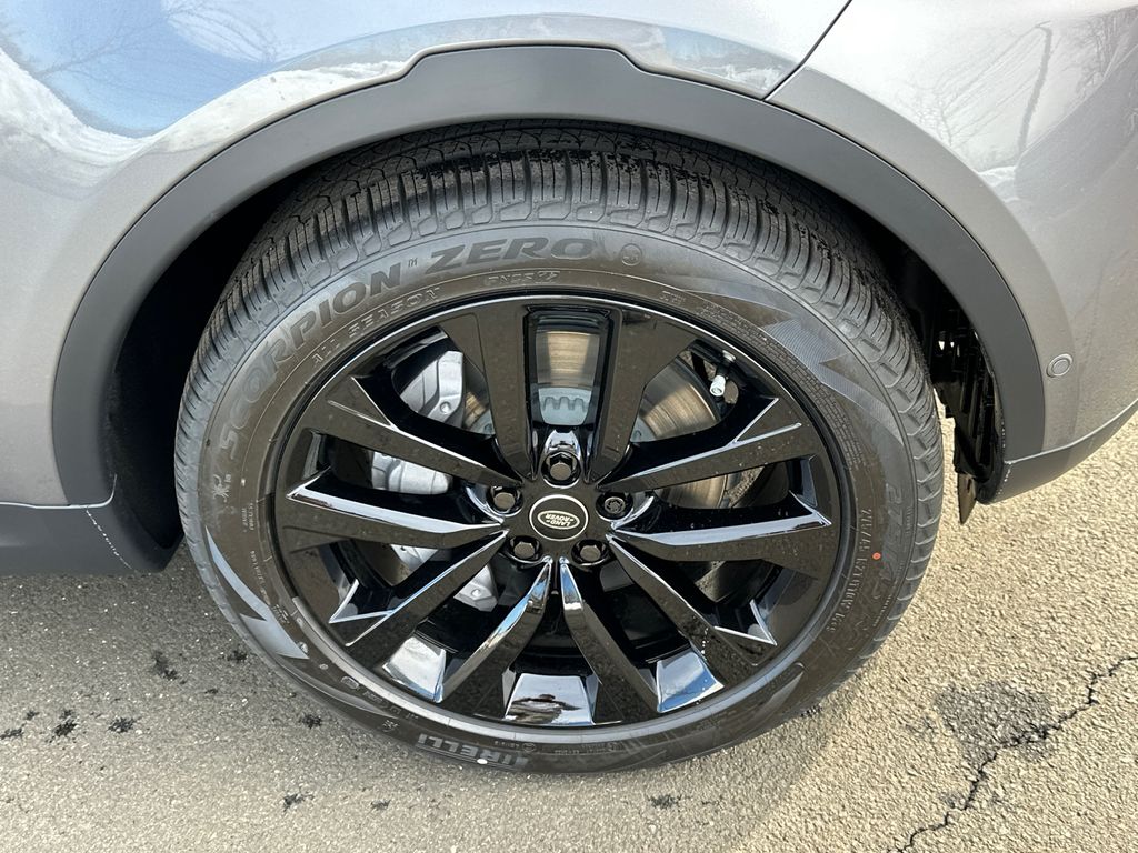 new 2026 Land Rover Discovery car, priced at $69,410