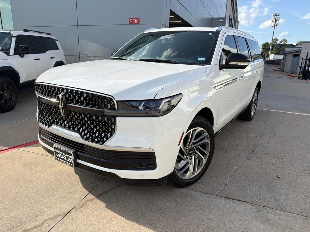 2025 Lincoln Navigator L Reserve White at AutoSavvy Houston Southwest