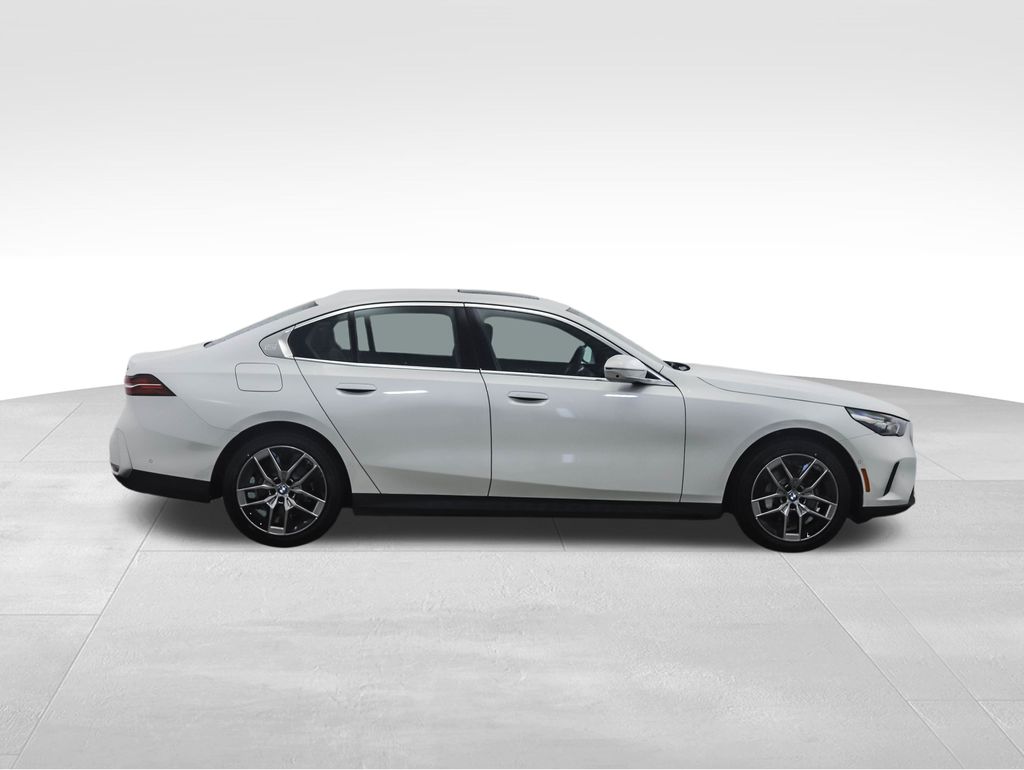Thumbnail: 2026 BMW 5 Series - 6