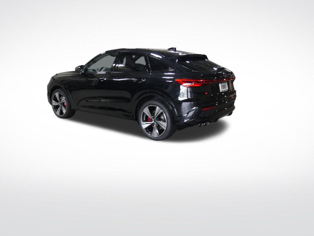 Thumbnail: 2026 Audi SQ5 - 3
