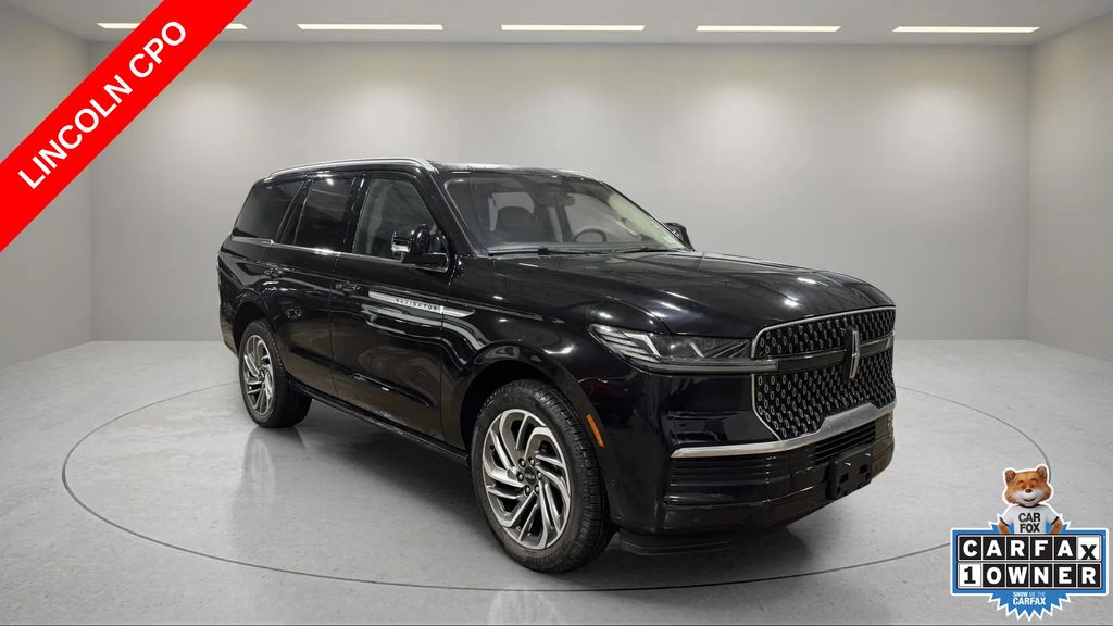 Infinite Black Metallic Clearcoat 2025 Lincoln Navigator SUV / Crossover Four-Wheel Drive Automatic