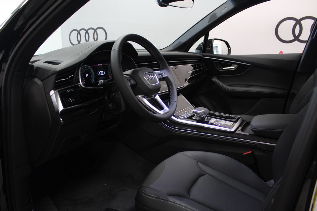 Thumbnail: 2026 Audi Q7 - 11