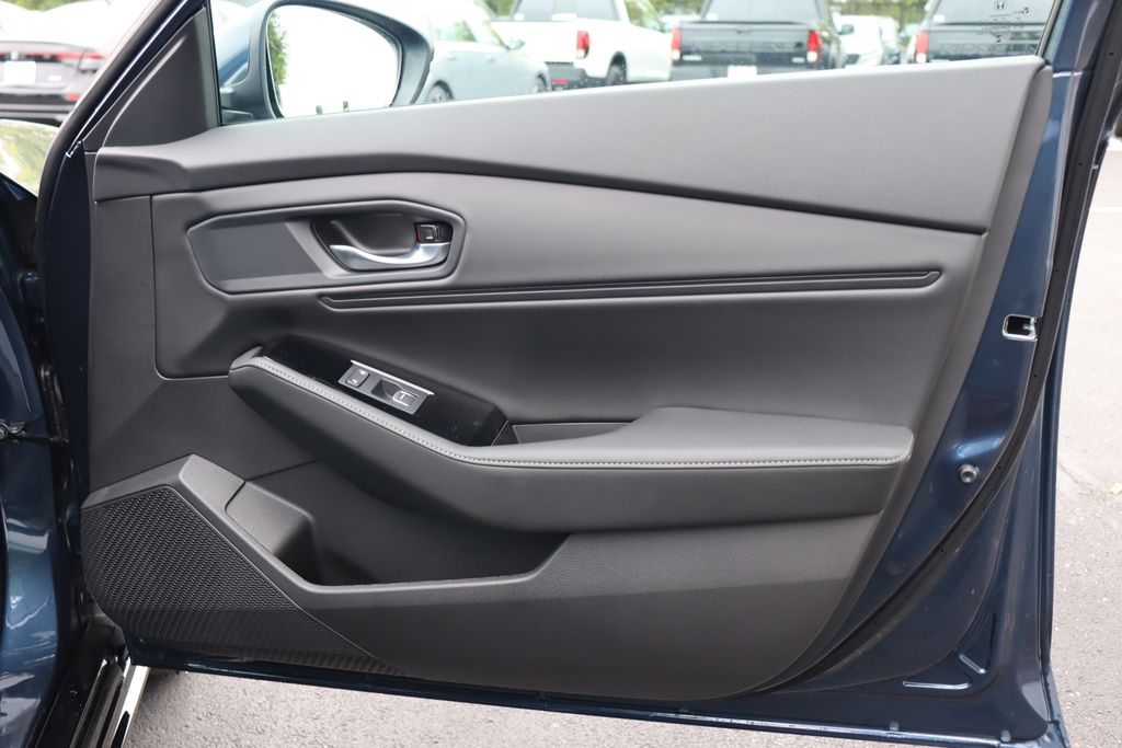 2025 Honda Accord Touring 19