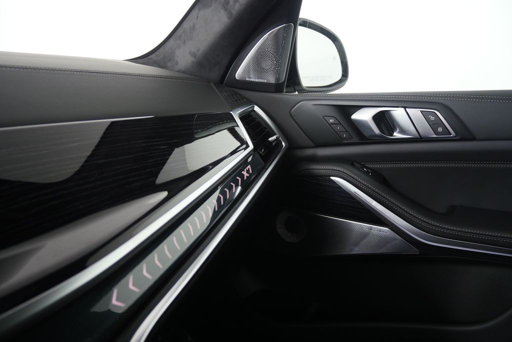 Thumbnail: 2026 BMW X7 - 28
