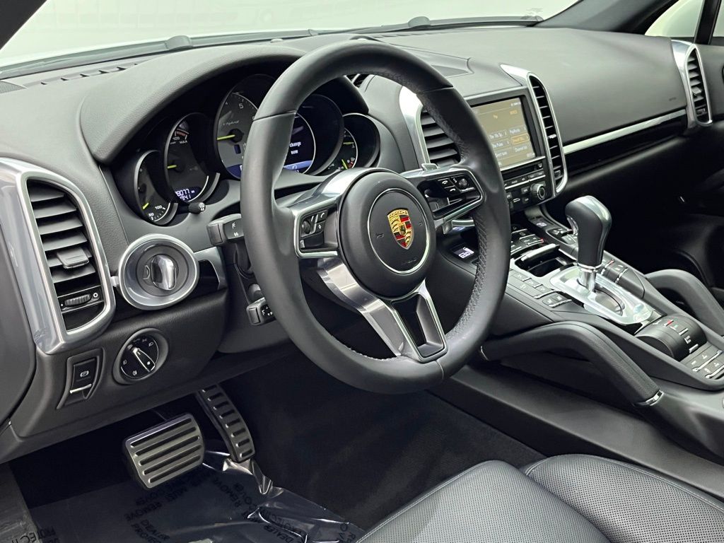 Thumbnail: 2015 Porsche Cayenne - 4
