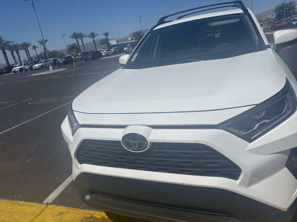 2019 Toyota RAV4 XLE 2
