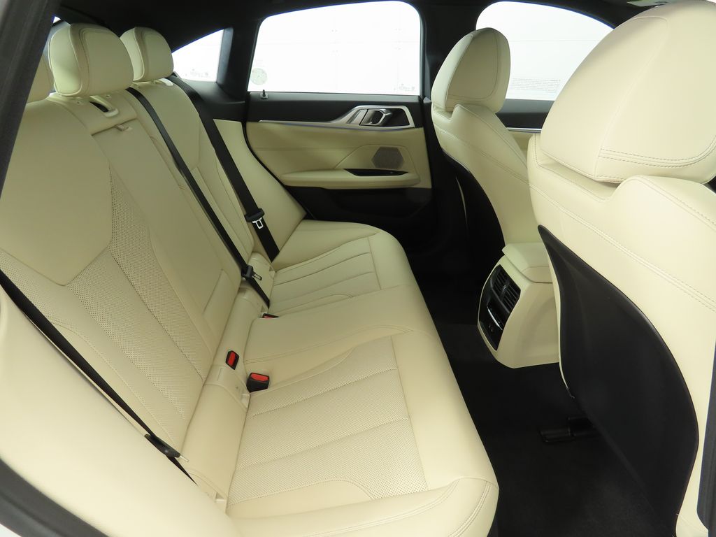 Thumbnail: 2025 BMW i4 - 22