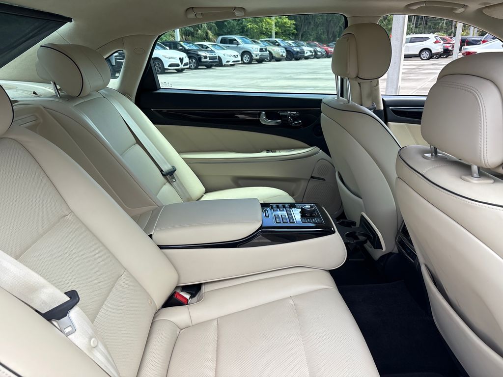Used 2015 Gray Hyundai Signature image 31