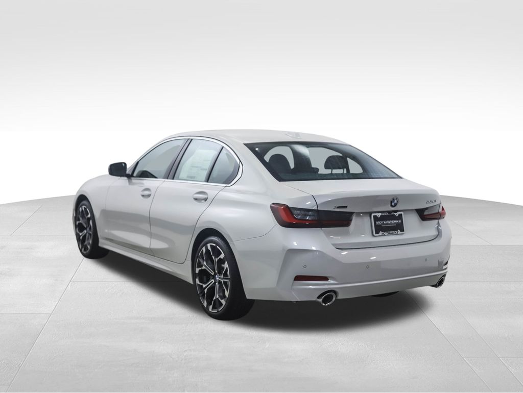 Thumbnail: 2025 BMW 3 Series - 3