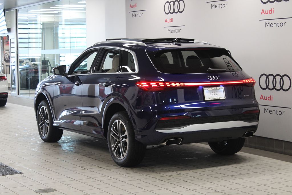Thumbnail: 2026 Audi Q5 - 4