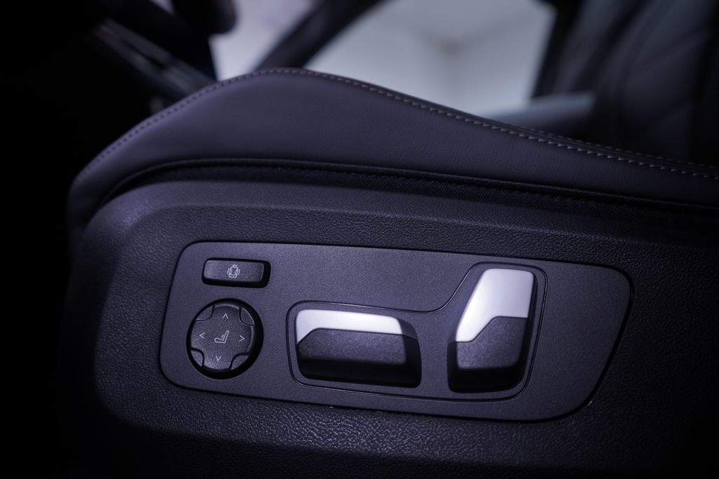2026 BMW X5 sDrive40i 12