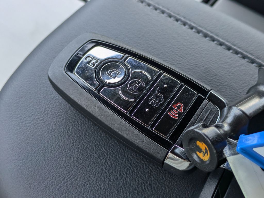2027 Lincoln Navigator 