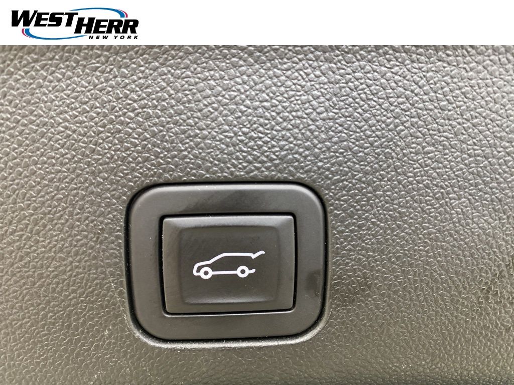 Used 2025 Gray Chevrolet Premier image 16