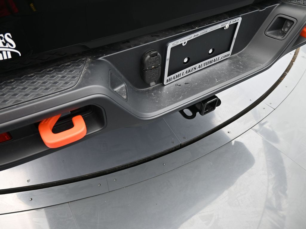 New 2026 Black Clearcoat Jeep Mojave image 34