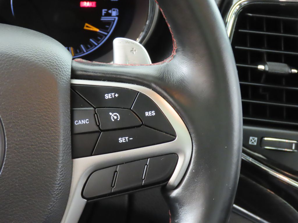 Thumbnail: 2020 Jeep Grand Cherokee - 20