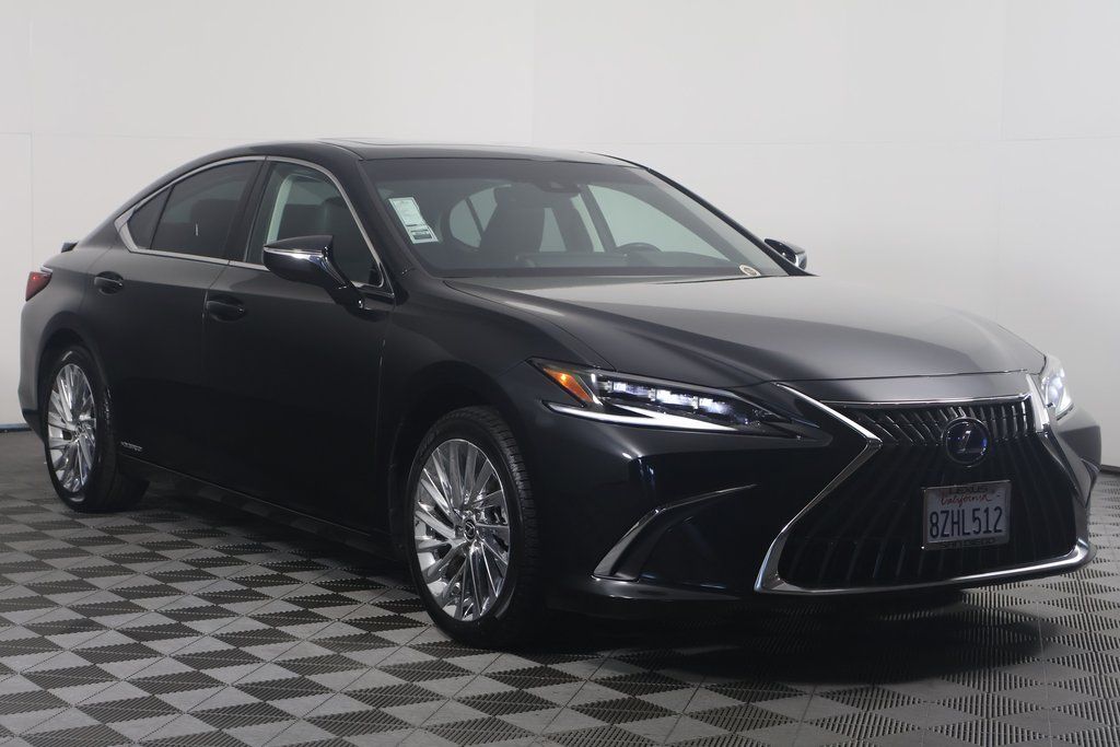 2022 Lexus ES Hybrid 300h Luxury 3