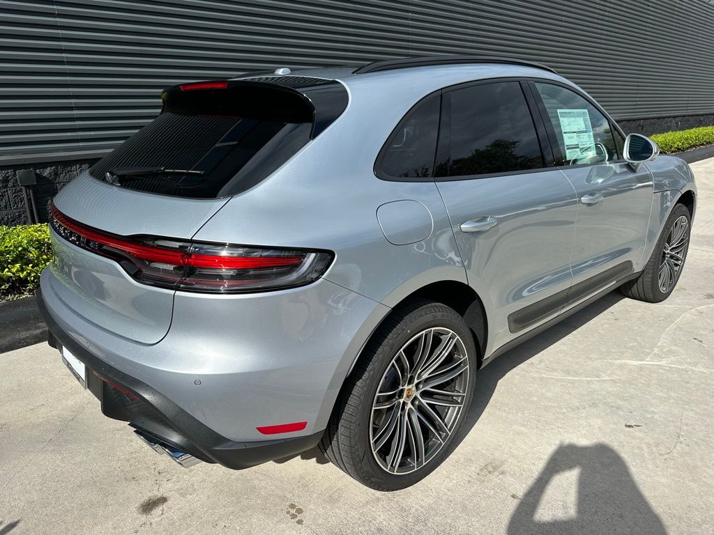 Thumbnail: 2026 Porsche Macan - 9