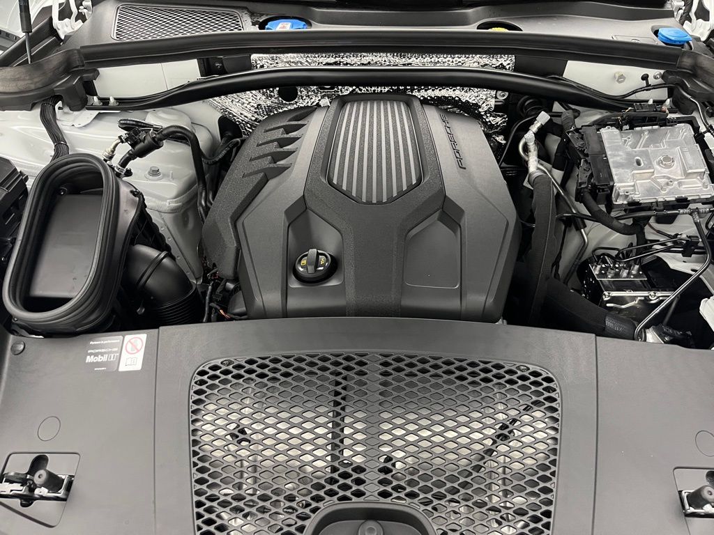 Thumbnail: 2025 Porsche Macan - 28