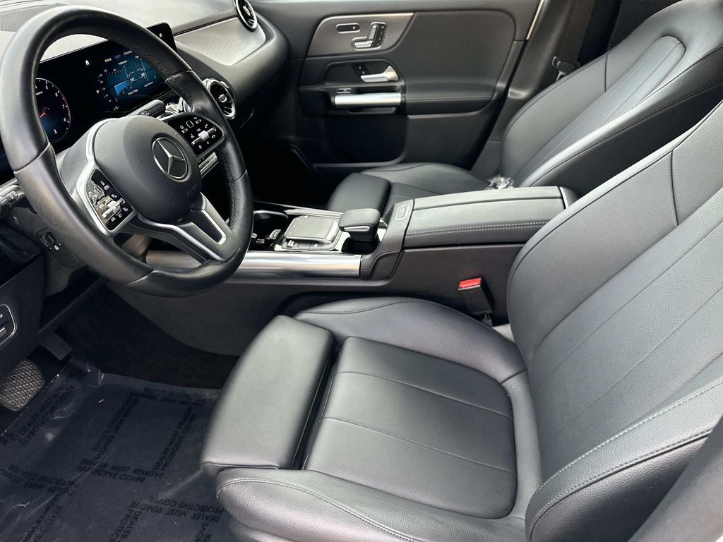 Thumbnail: 2023 Mercedes-Benz GLA - 28