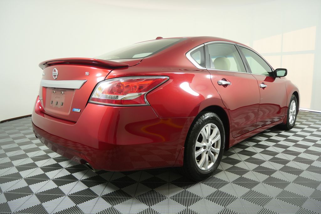 Thumbnail: 2014 Nissan Altima - 3