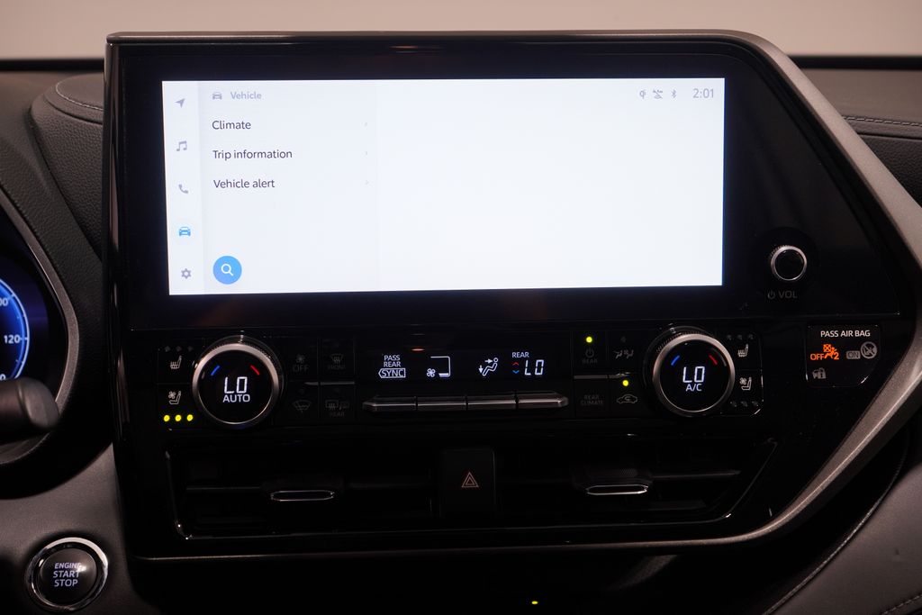 Thumbnail: 2023 Toyota Highlander - 12