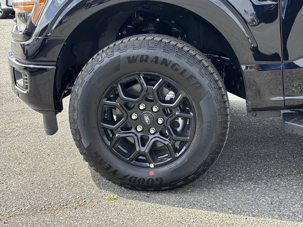 New 2026 Agate Black Metallic Ford XLT image 18