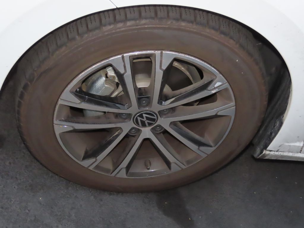 Thumbnail: 2023 Volkswagen Jetta - 3