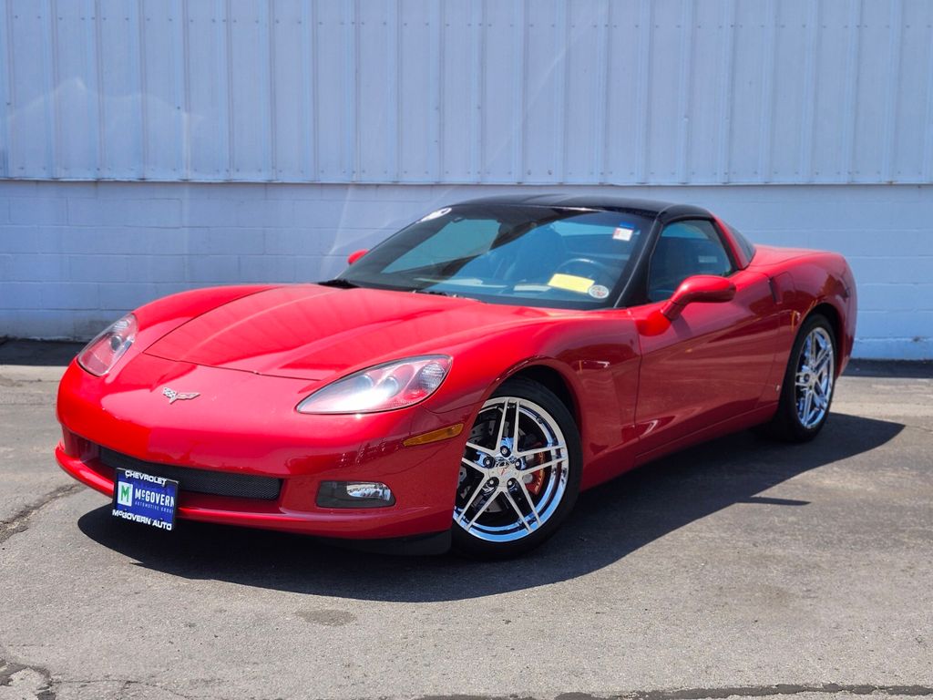 Victory Red 2005 Chevrolet Corvette Coupe Rear-Wheel Drive 4-Speed Automatic Overdrive