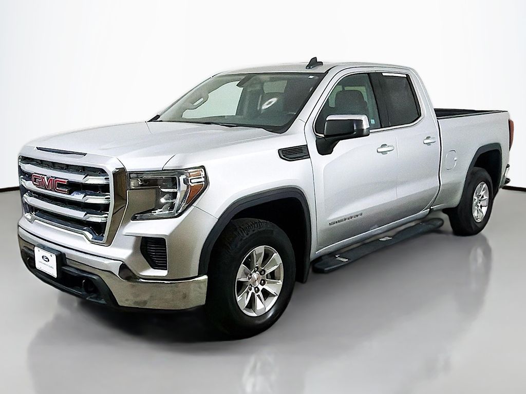 Used 2019 Silver GMC SLE image 6