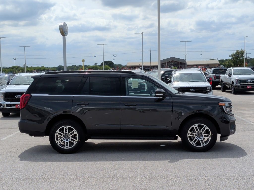 2026 Ford Expedition Active - 8