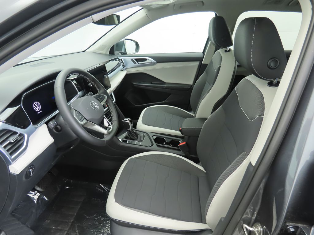 2025 Volkswagen Taos SE 20