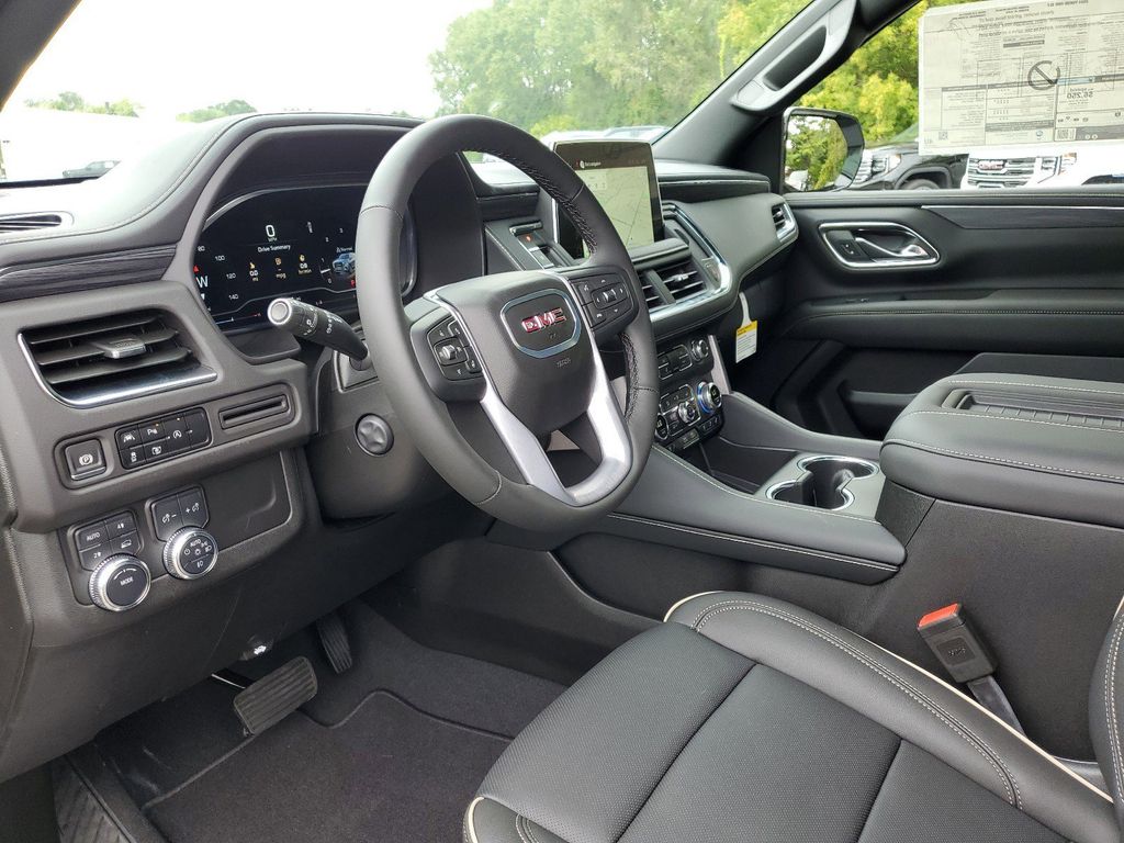 2024 GMC Yukon SLT 14