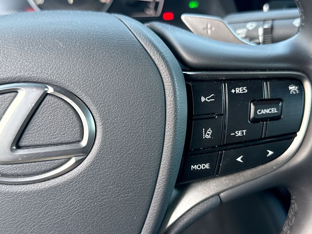 Thumbnail: 2025 Lexus ES - 27