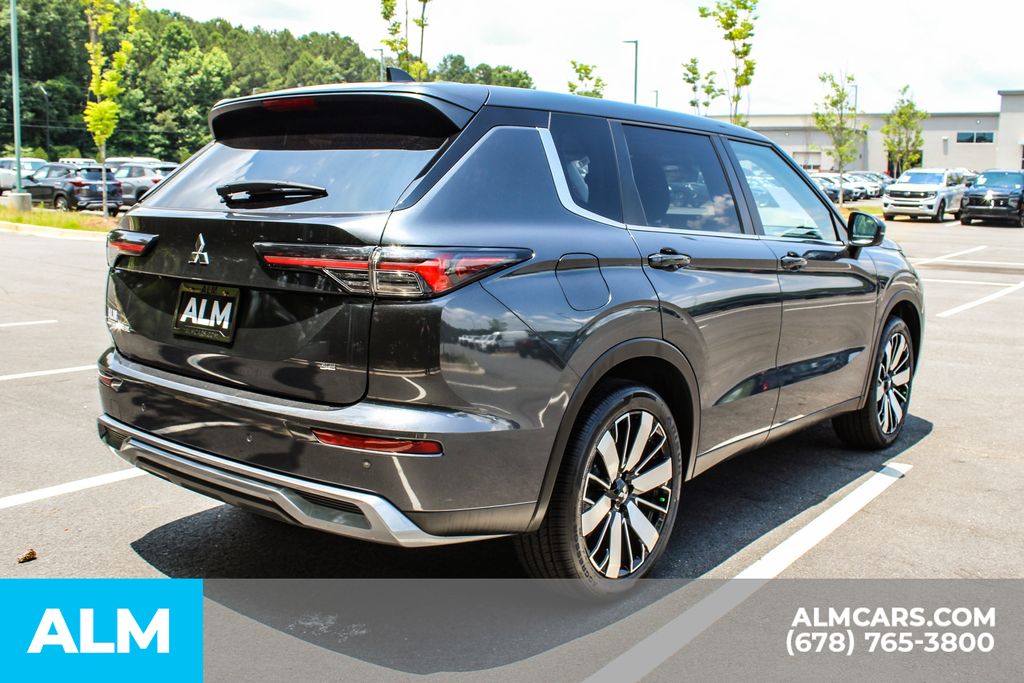 Used 2025 Gray Mitsubishi SE image 6