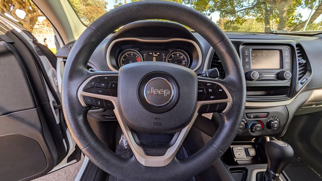 Used 2018 Jeep Cherokee Latitude 4D Sport Utility