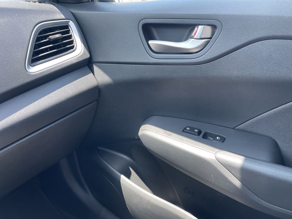 2021 Hyundai ACCENT SEL