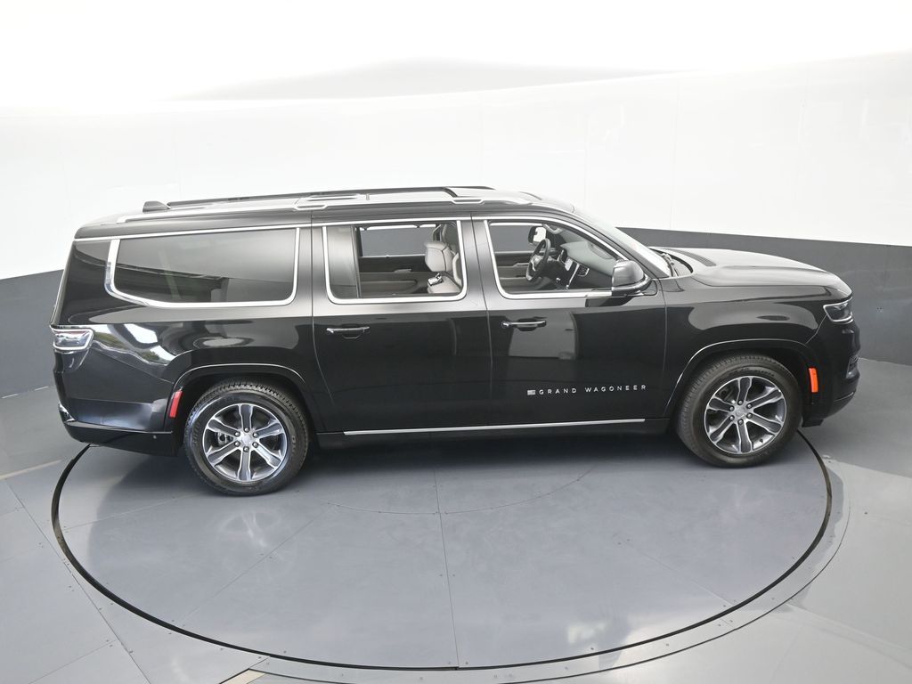 Used 2024 Diamond Black Crystal Pearlcoat Jeep Base image 66