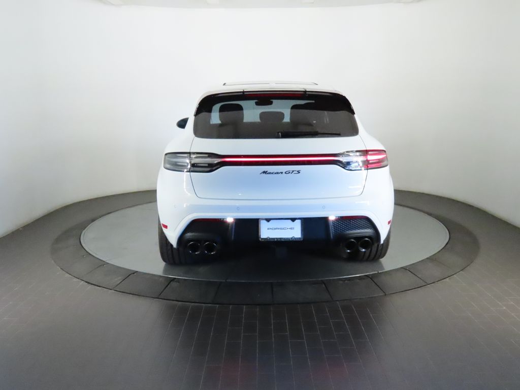 Thumbnail: 2026 Porsche Macan - 6