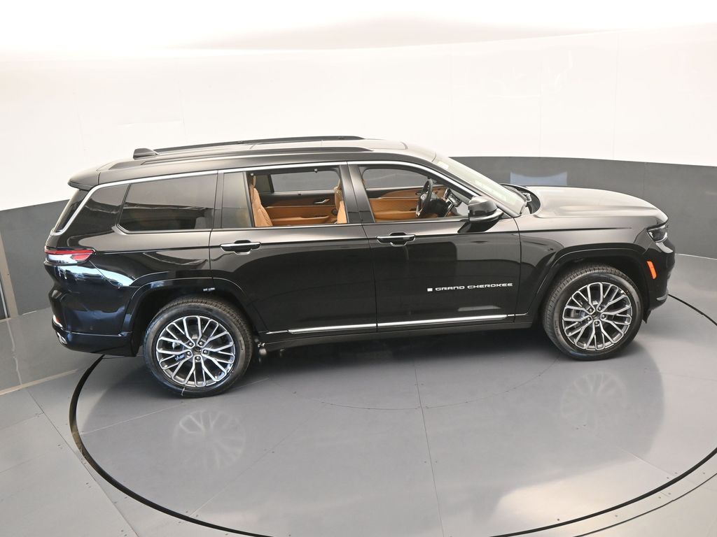 New 2025 Diamond Black Crystal Pearlcoat Jeep Summit image 52