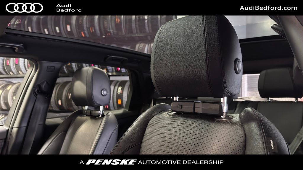 Thumbnail: 2020 Land Rover Discovery Sport - 12