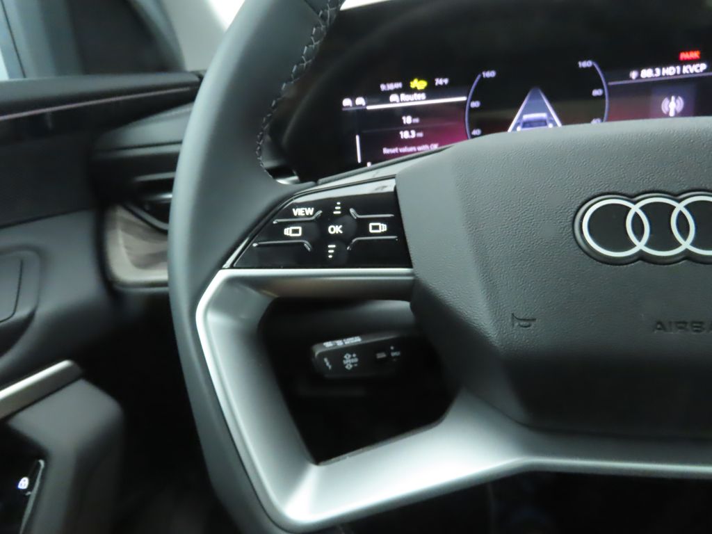 Thumbnail: 2025 Audi Q5 - 12