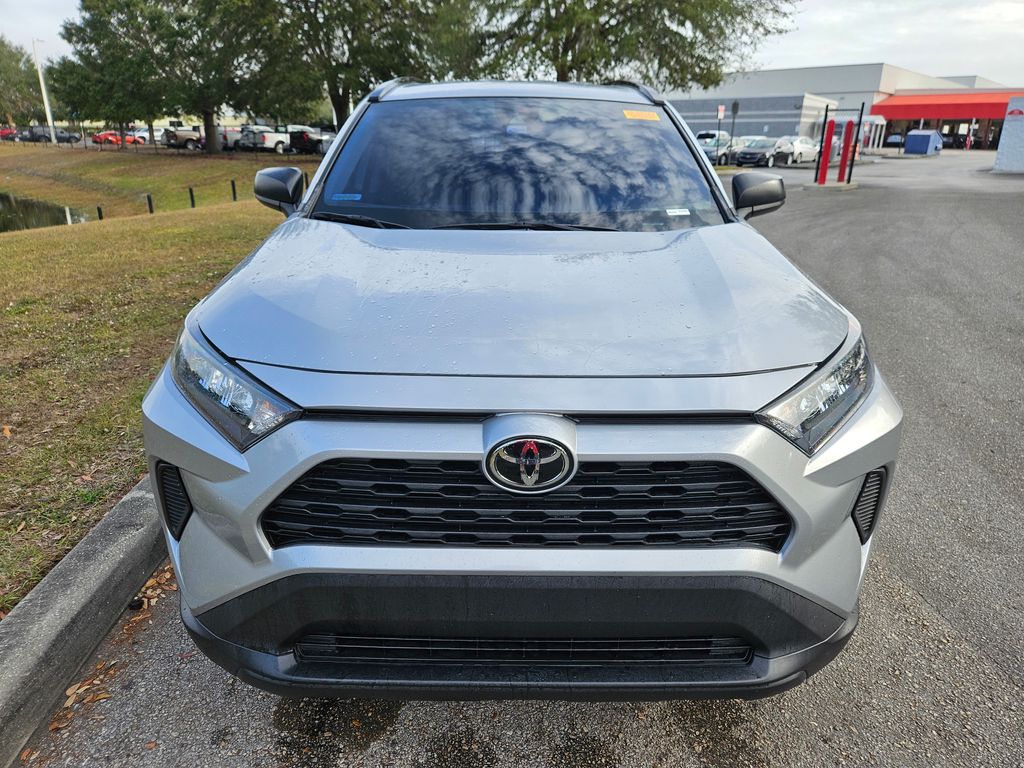 2021 Toyota RAV4 LE 8