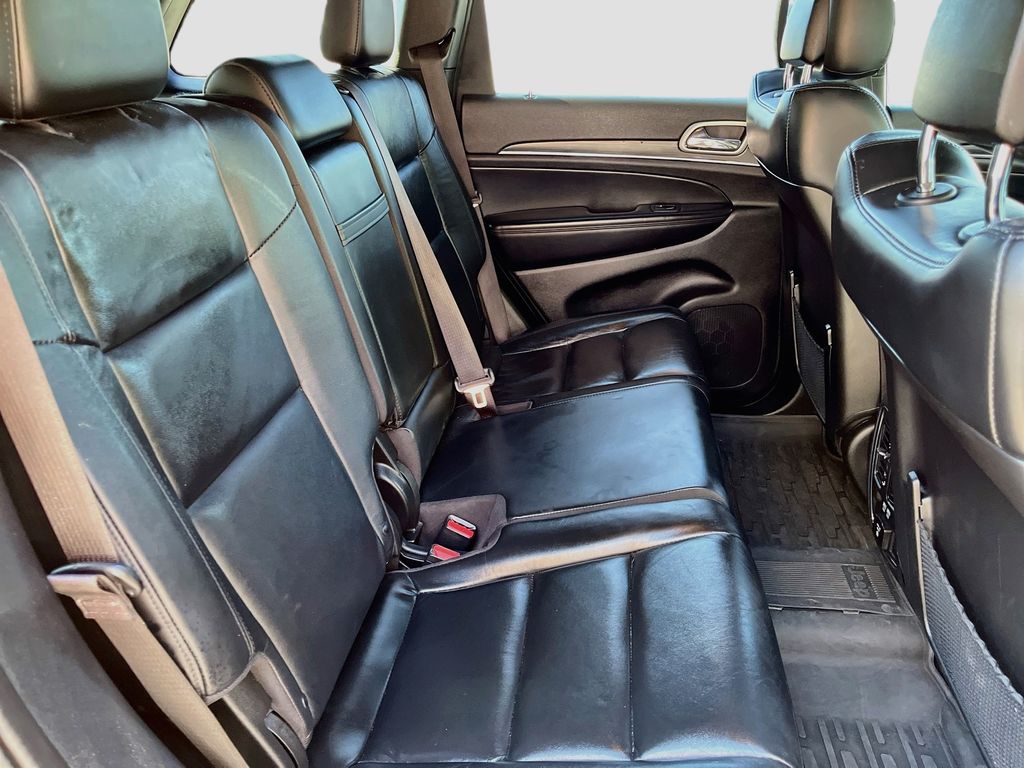 Used 2021 Gray Jeep Limited image 28
