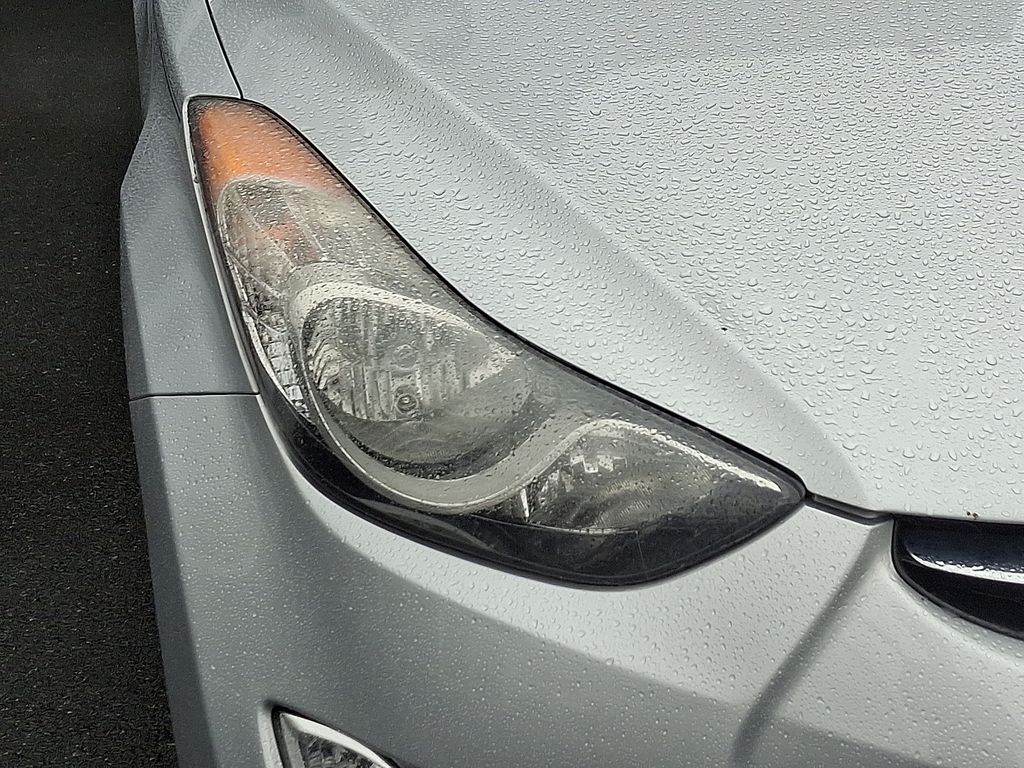 Thumbnail: 2013 Hyundai Elantra - 30