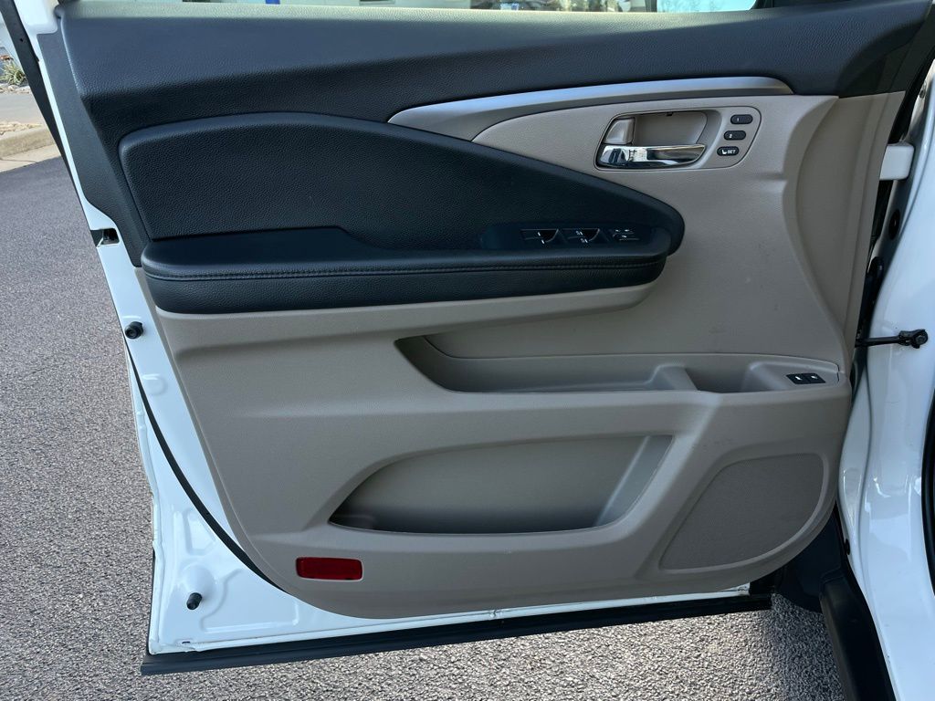 Thumbnail: 2022 Honda Pilot - 24