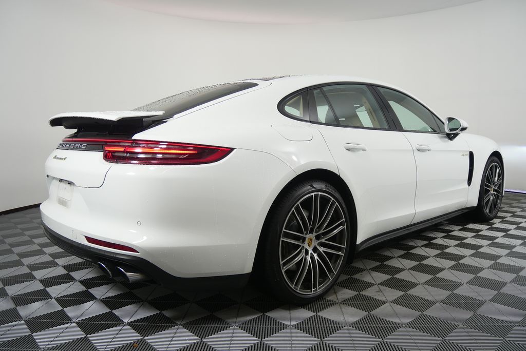 Thumbnail: 2019 Porsche Panamera - 3