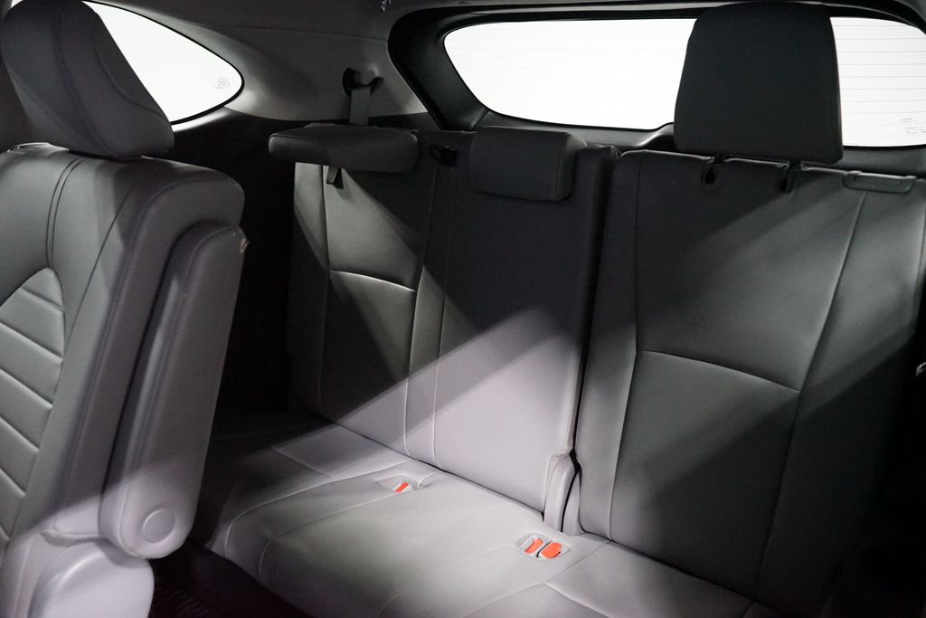 Thumbnail: 2023 Toyota Highlander - 31