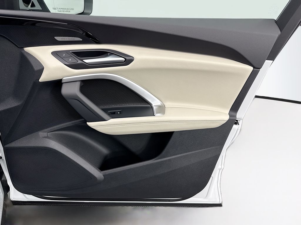 Thumbnail: 2025 Audi Q5 - 24