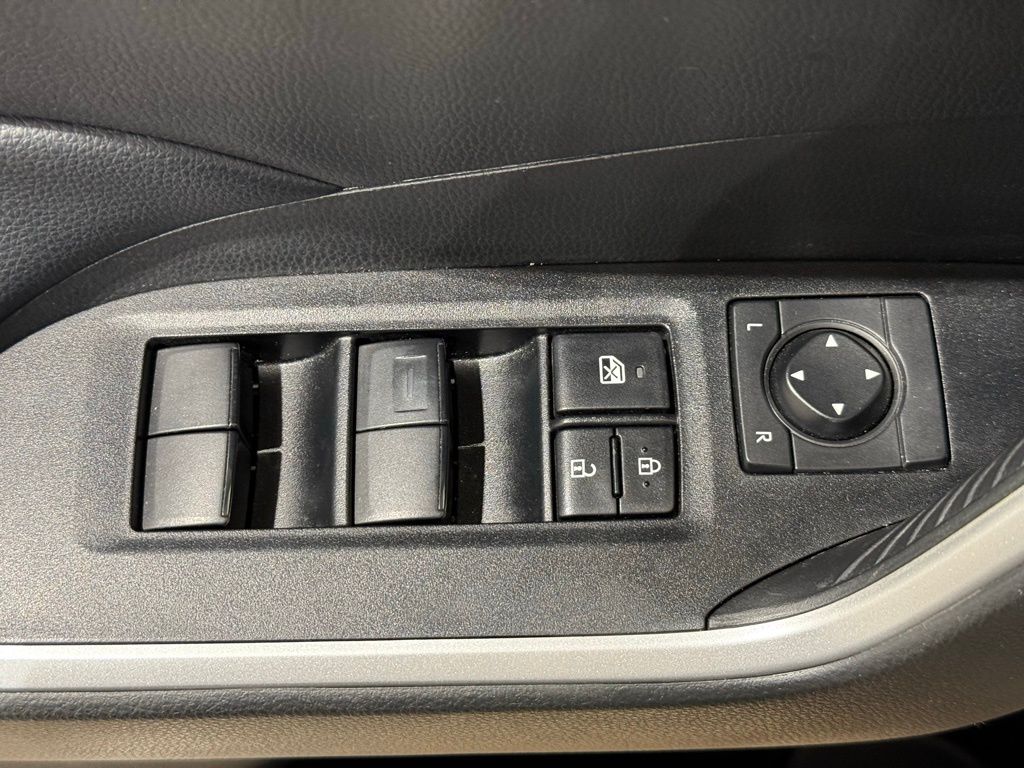 Thumbnail: 2022 Toyota RAV4 - 16