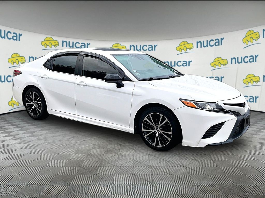 2019 Toyota Camry SE FWD